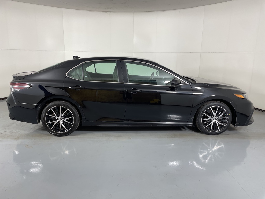 2023 Toyota Camry SE photo 9