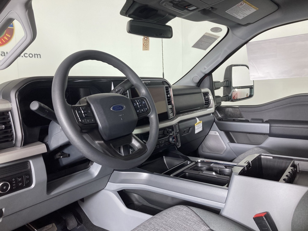 2025 Ford F-350 photo 12