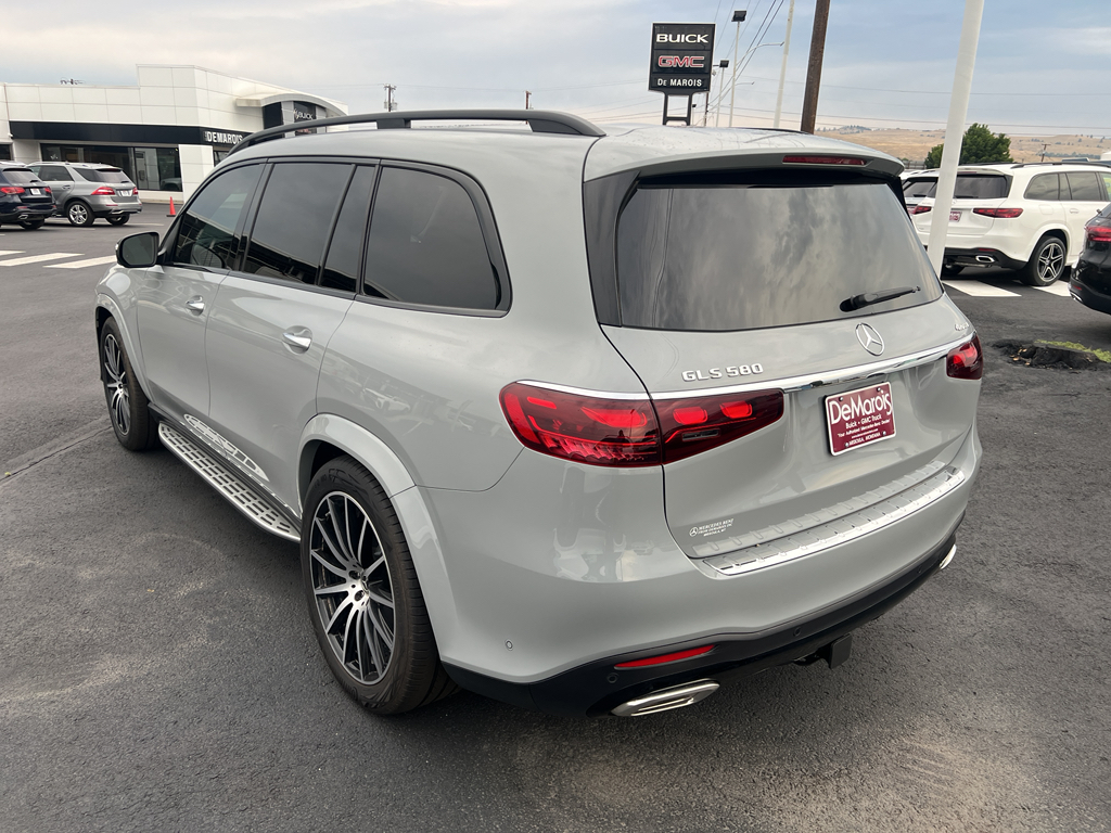 2025 Mercedes Benz GLS 580 4MATIC photo 8