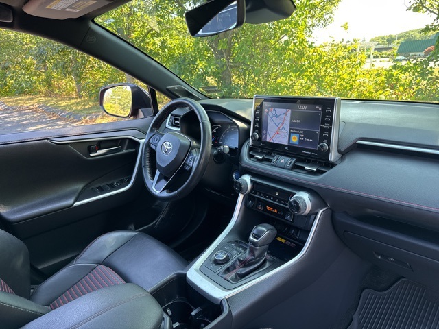 2022 Toyota RAV4 Prime XSE photo 17