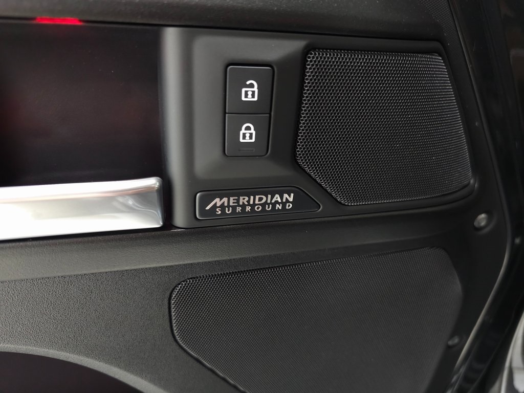 2026 LAND ROVER DEFENDER - Image 11