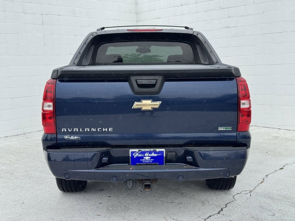 2011 Chevrolet Avalanche LT photo 4