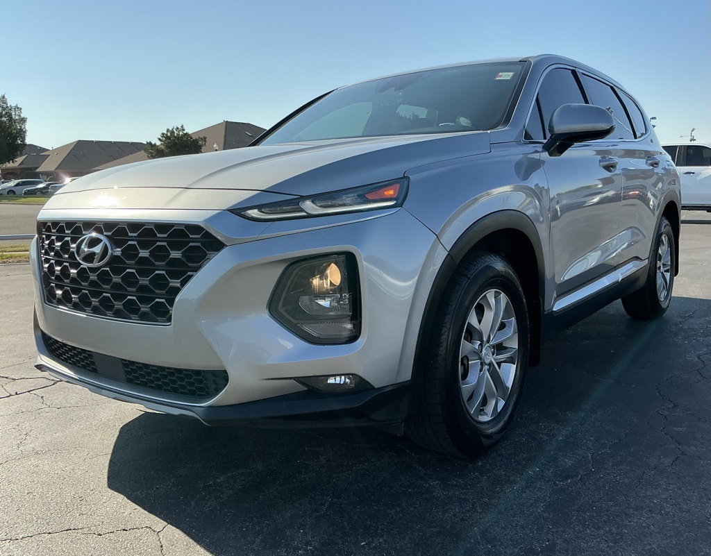 2020 Hyundai Santa Fe SEL photo 2
