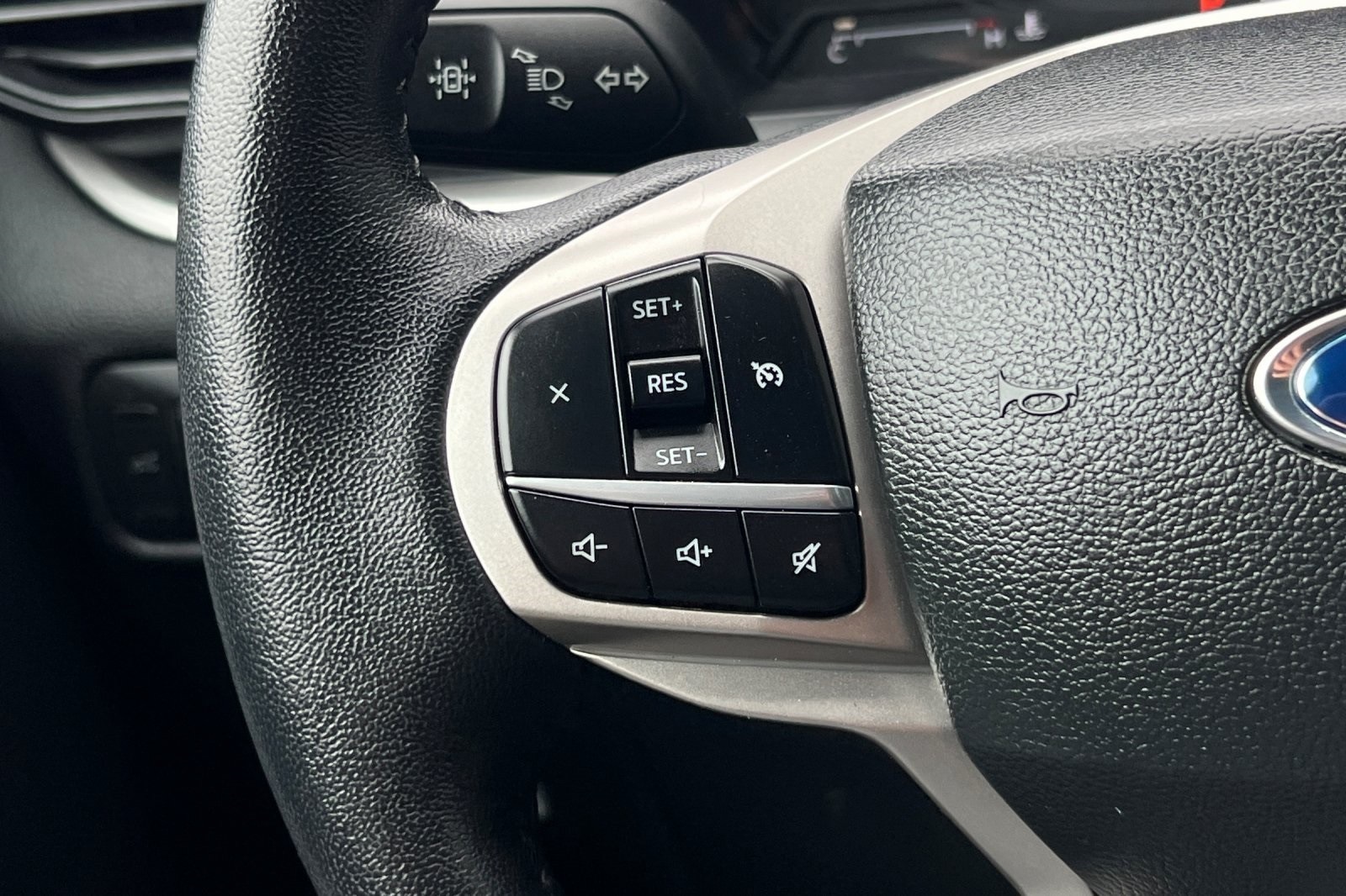 2022 Ford Explorer XLT photo 27