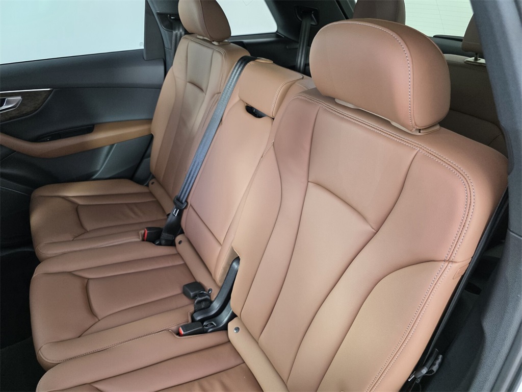 2025 Audi Q7 55 Premium photo 14