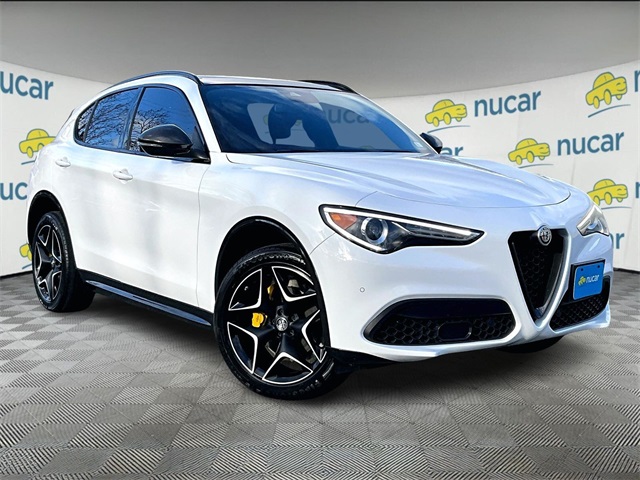 2020 Alfa Romeo Stelvio Ti Sport Carbon