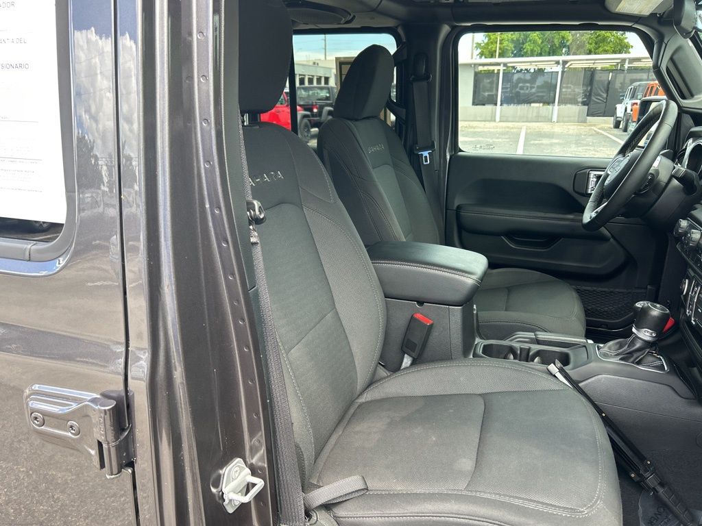 2019 Jeep Wrangler Unlimited Sahara photo 23
