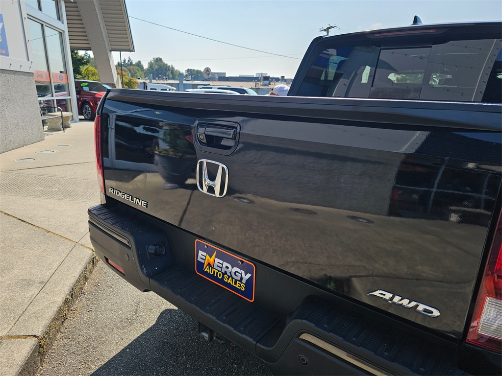 2017 Honda Ridgeline Black Edition photo 16