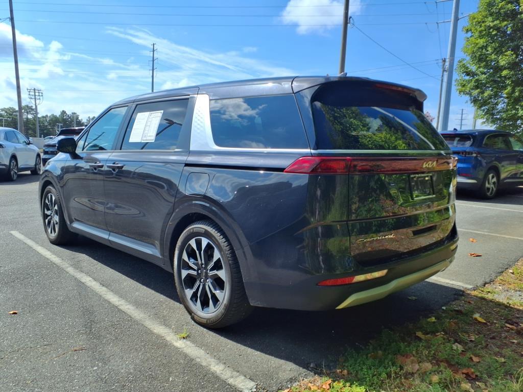 2022 Kia Carnival EX photo 4