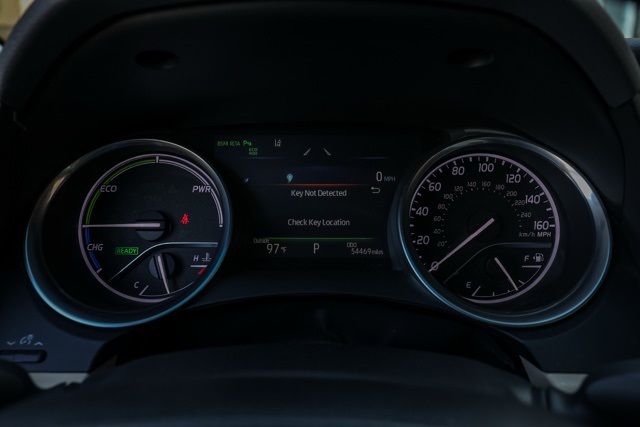 2018 Toyota Camry Hybrid XLE photo 24