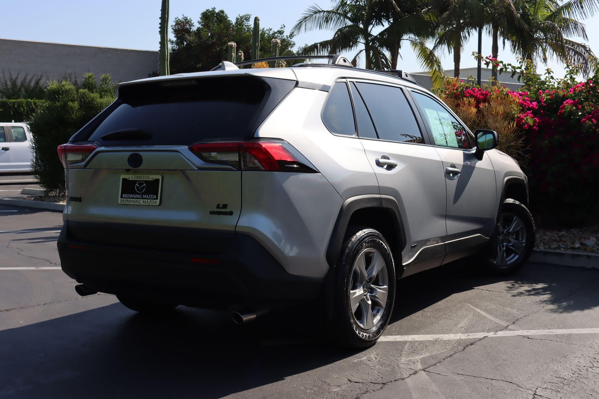 2024 Toyota RAV4 Hybrid LE photo 2