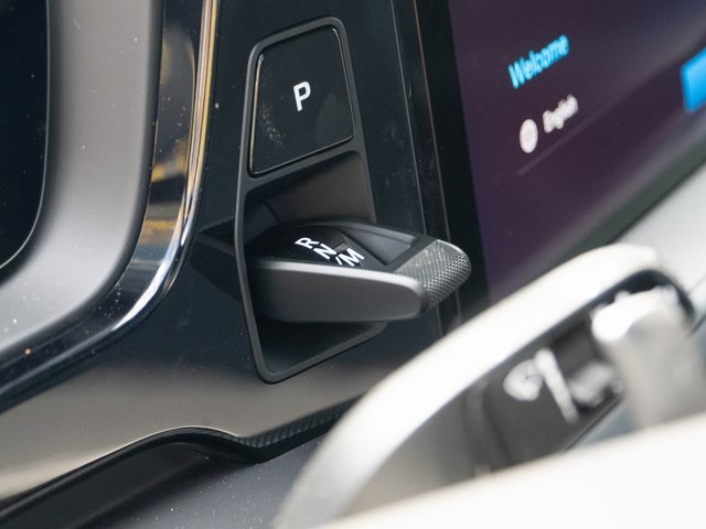 2026 Porsche Cayenne photo 25
