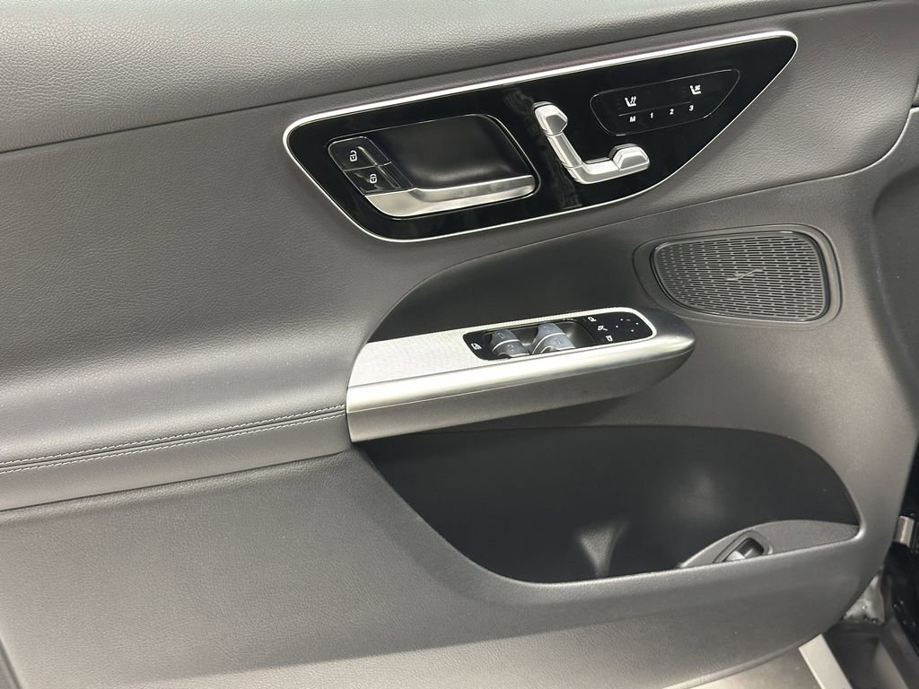 2026 Mercedes Benz GLC 300 photo 10