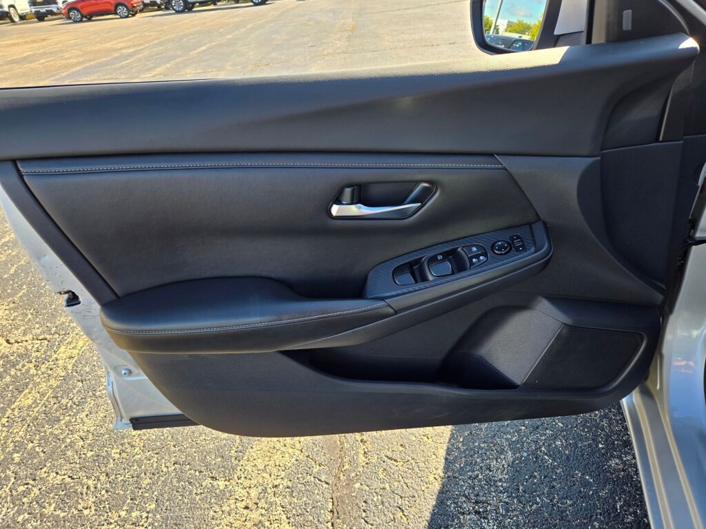 2020 Nissan Sentra SV photo 17