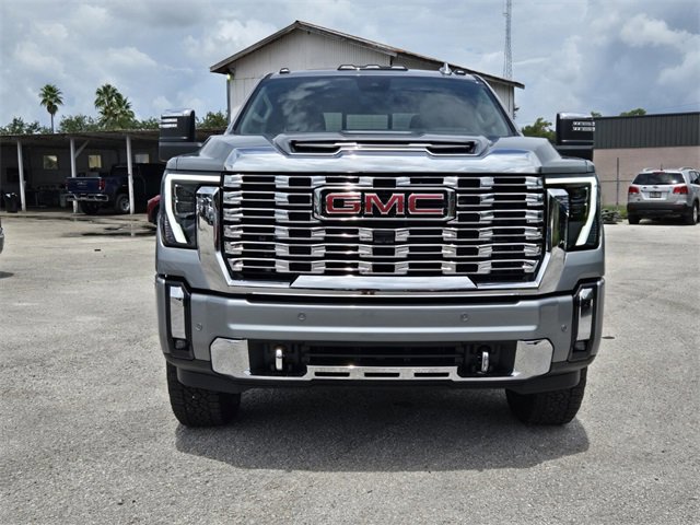 2025 Gmc Sierra HD Denali photo 2