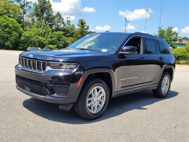 2025 Jeep Grand Cherokee Laredo X photo 3