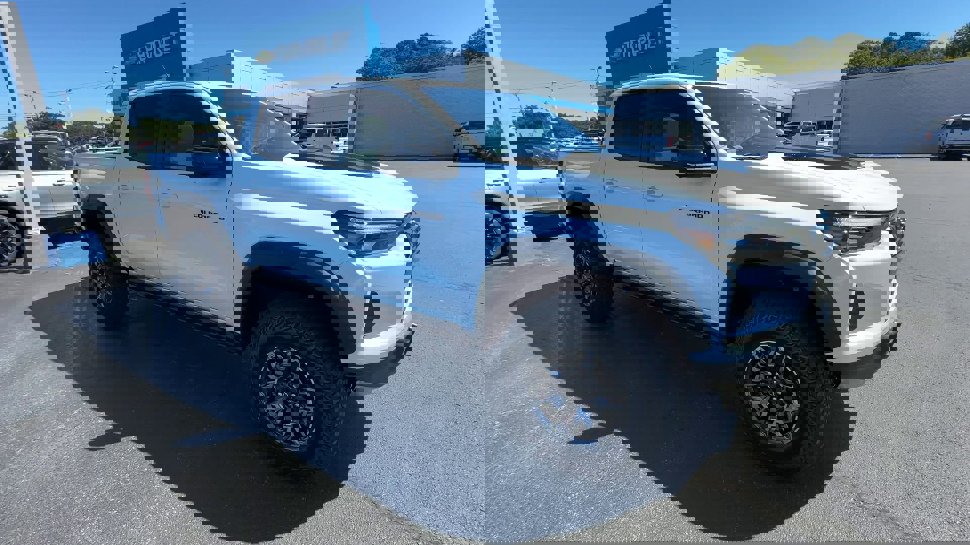 2026 Chevrolet Colorado ZR2 photo 2