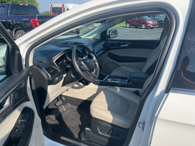 2022 Ford Edge Titanium photo 8