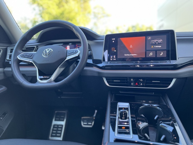 2024 Volkswagen Atlas Peak Edition SE Technology photo 6