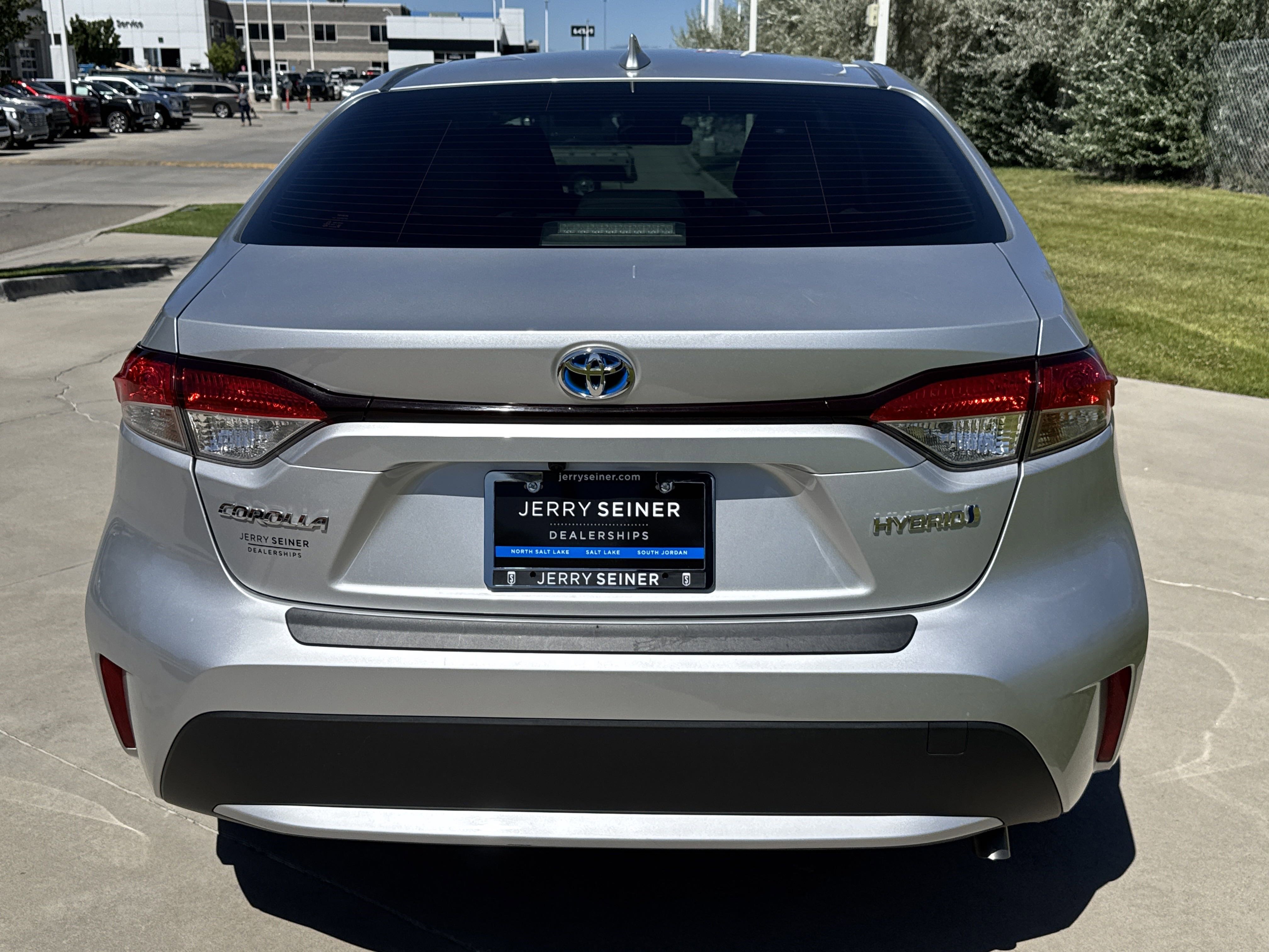 2022 Toyota Corolla Hybrid LE photo 4