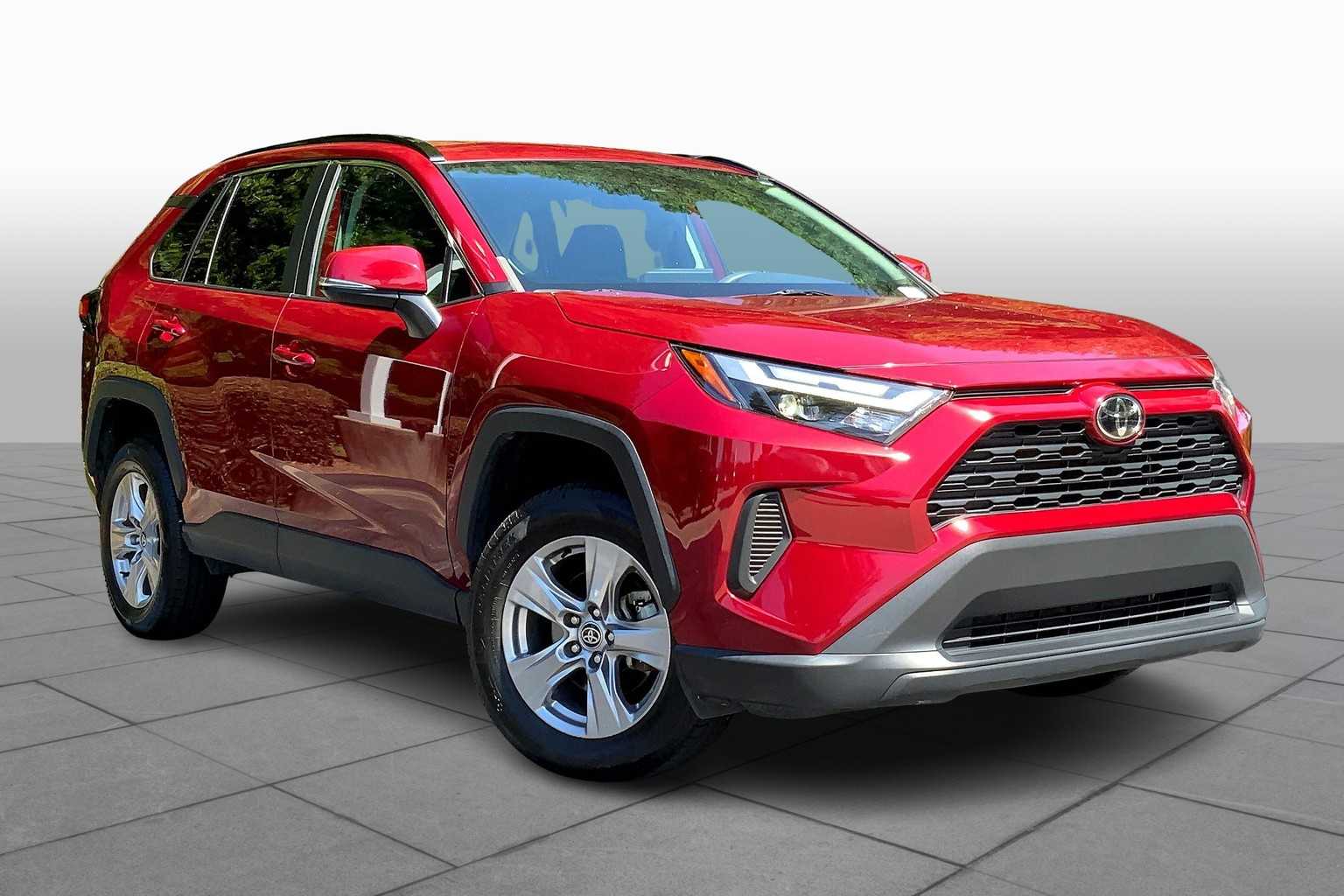 2023 Toyota RAV4 XLE photo 2
