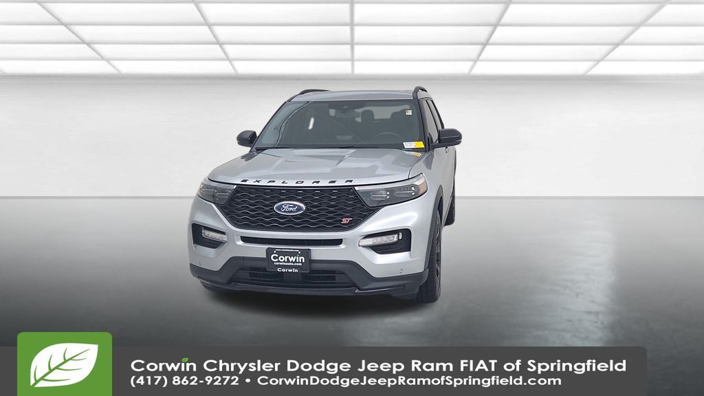 2023 Ford Explorer ST photo 4