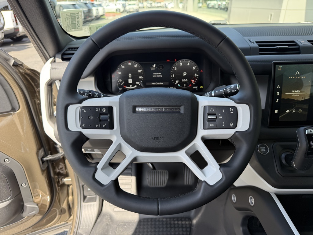 2025 Land Rover Defender 110 S photo 14