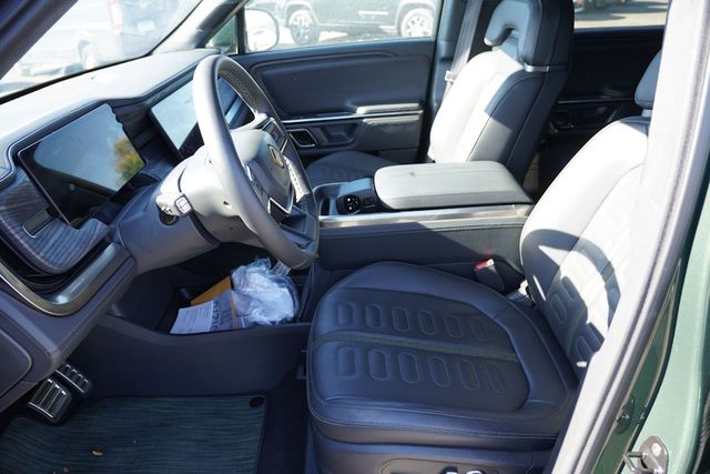 2023 Rivian R1S Adventure photo 15