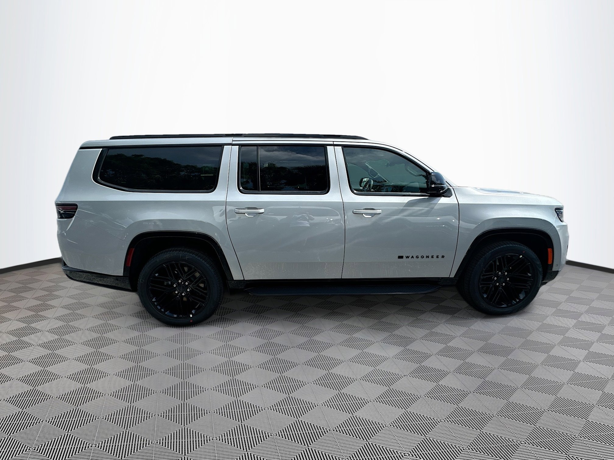 2025 Jeep Wagoneer L Carbide Series II photo 3