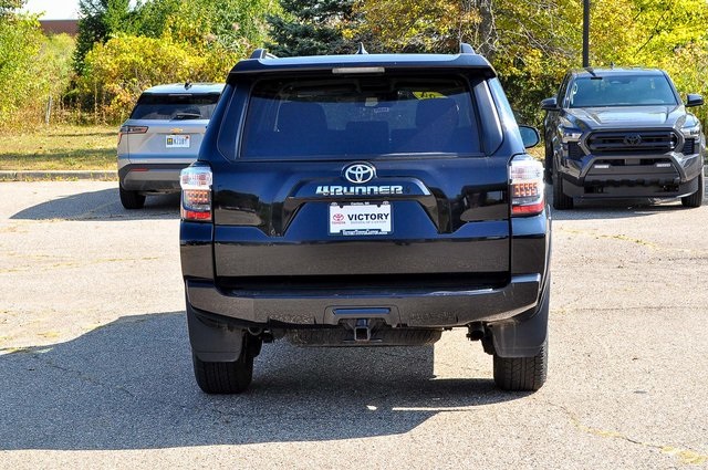 2024 Toyota 4Runner SR5 4WD photo 3