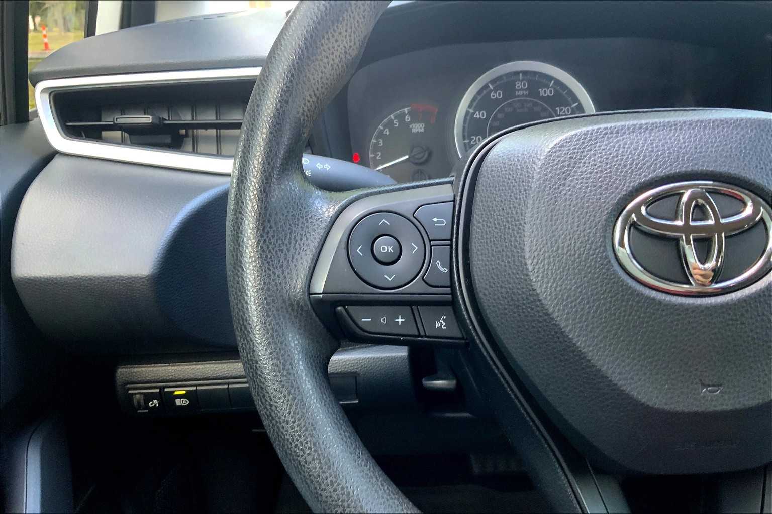 2022 Toyota Corolla LE photo 22