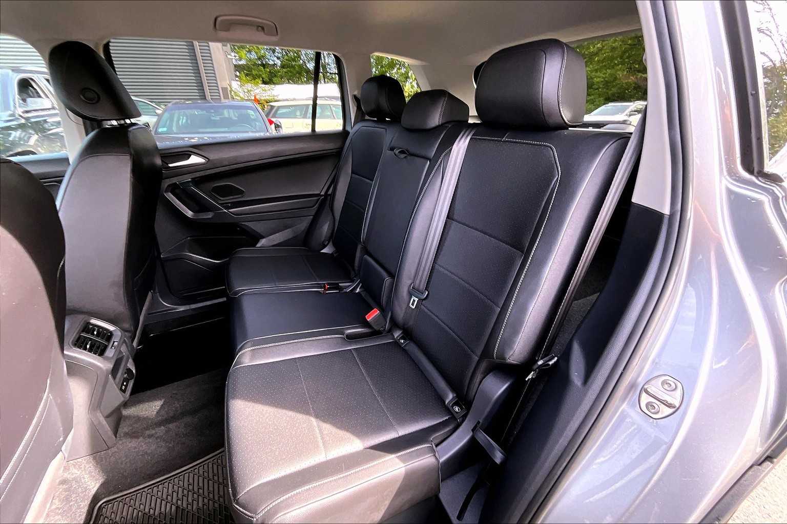 2020 Volkswagen Tiguan SE photo 19