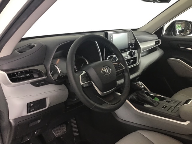2022 Toyota Highlander XLE photo 9