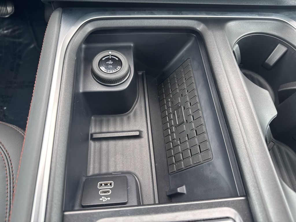 2025 Ford Expedition photo 36