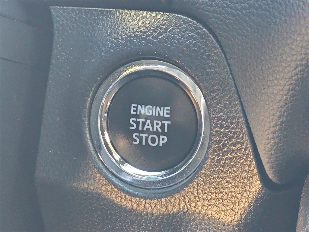 2024 Toyota RAV4 XLE photo 28