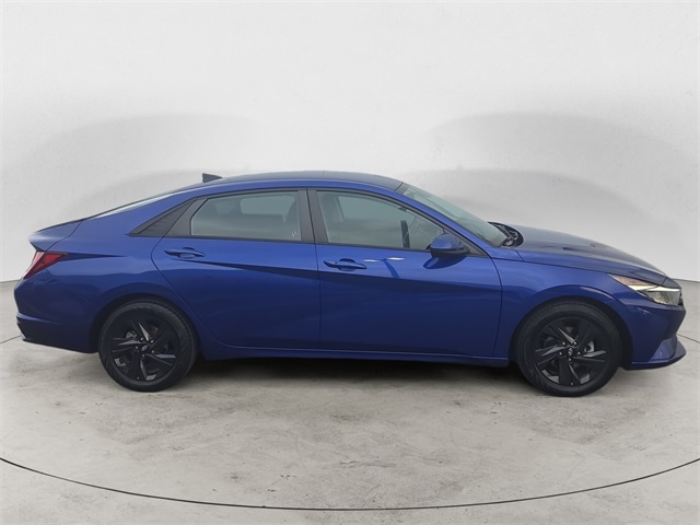 2021 Hyundai Elantra SEL photo 6