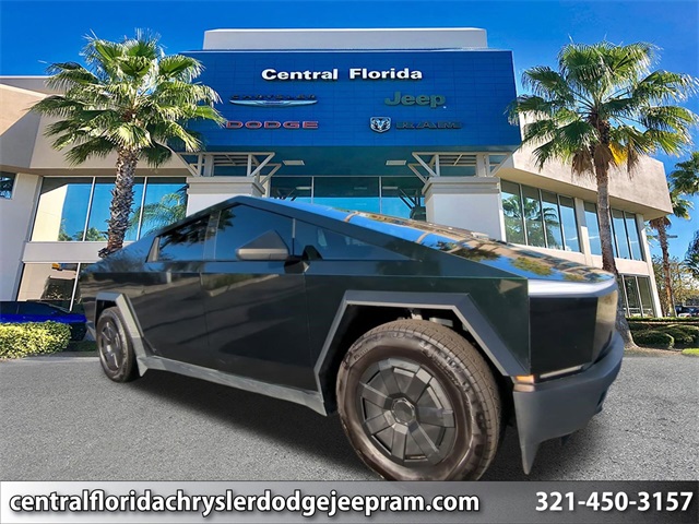 2024 Tesla Cybertruck Base's photo