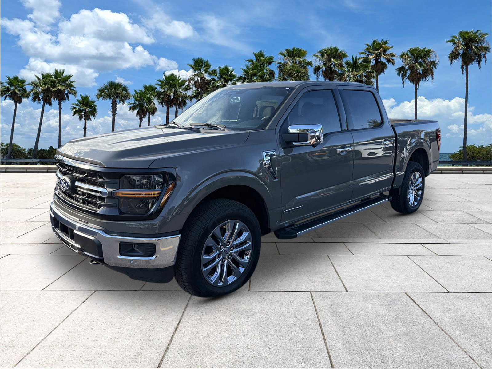2025 Ford F-150 XLT photo 4