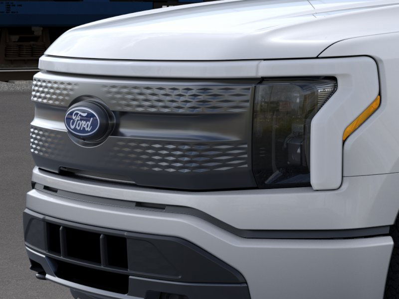 2025 Ford F-150 Lightning XLT photo 12