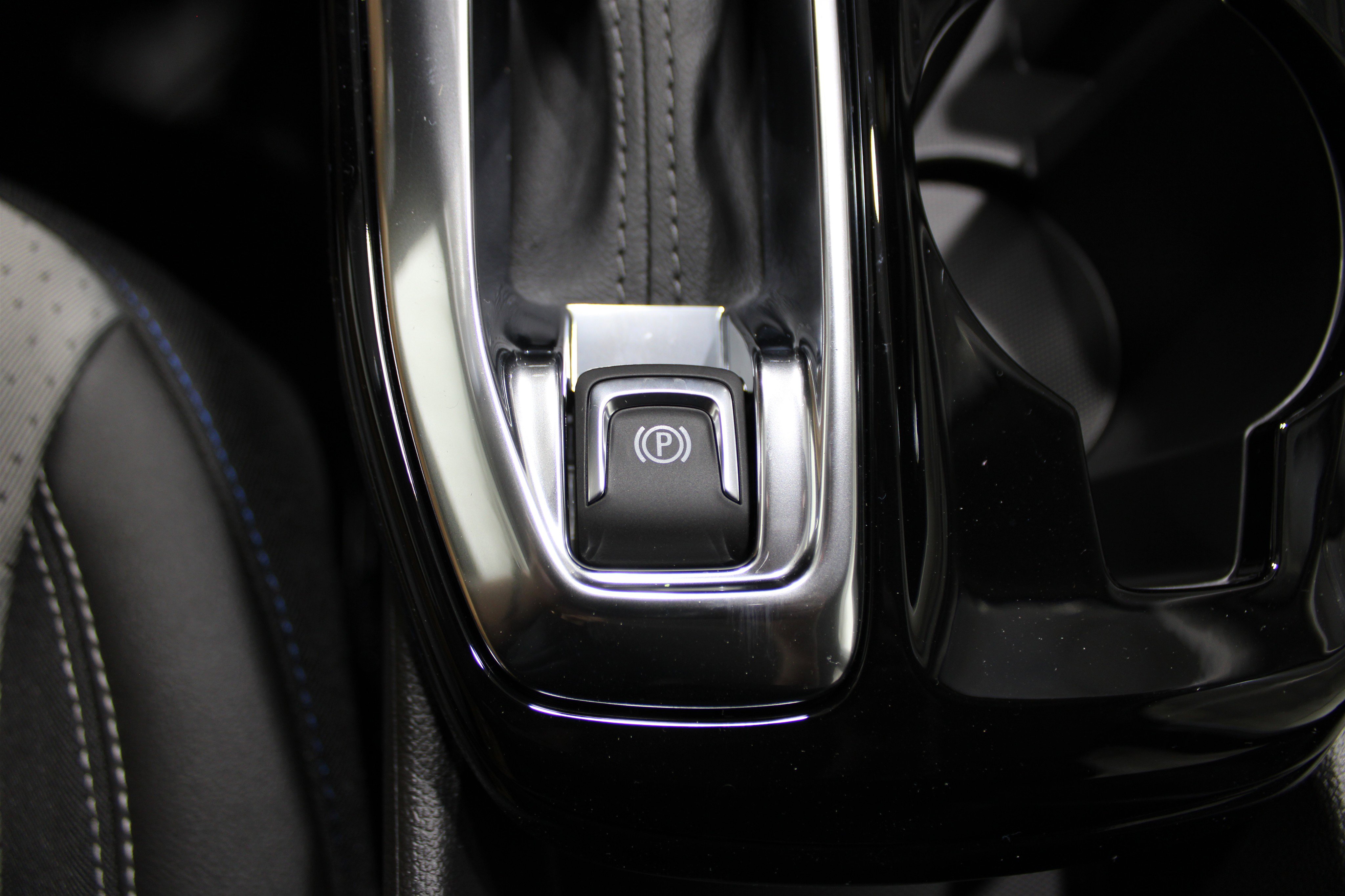 2025 Chevrolet Trax LT photo 17