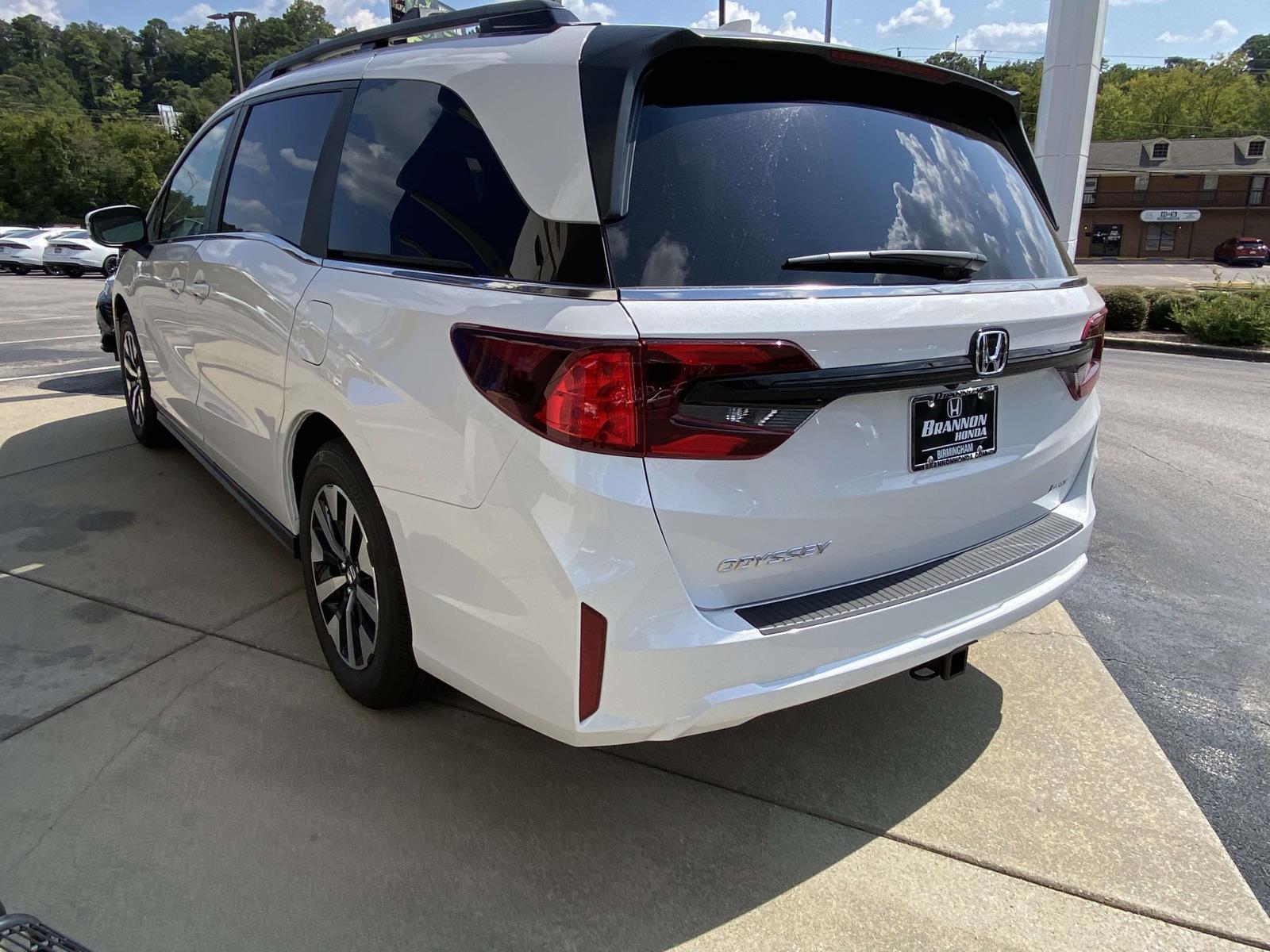 2026 Honda Odyssey EX-L photo 3