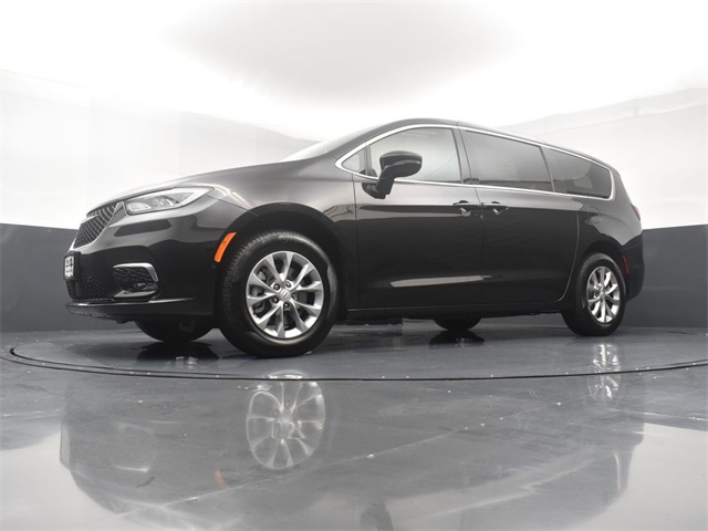 2026 Chrysler Pacifica photo 21