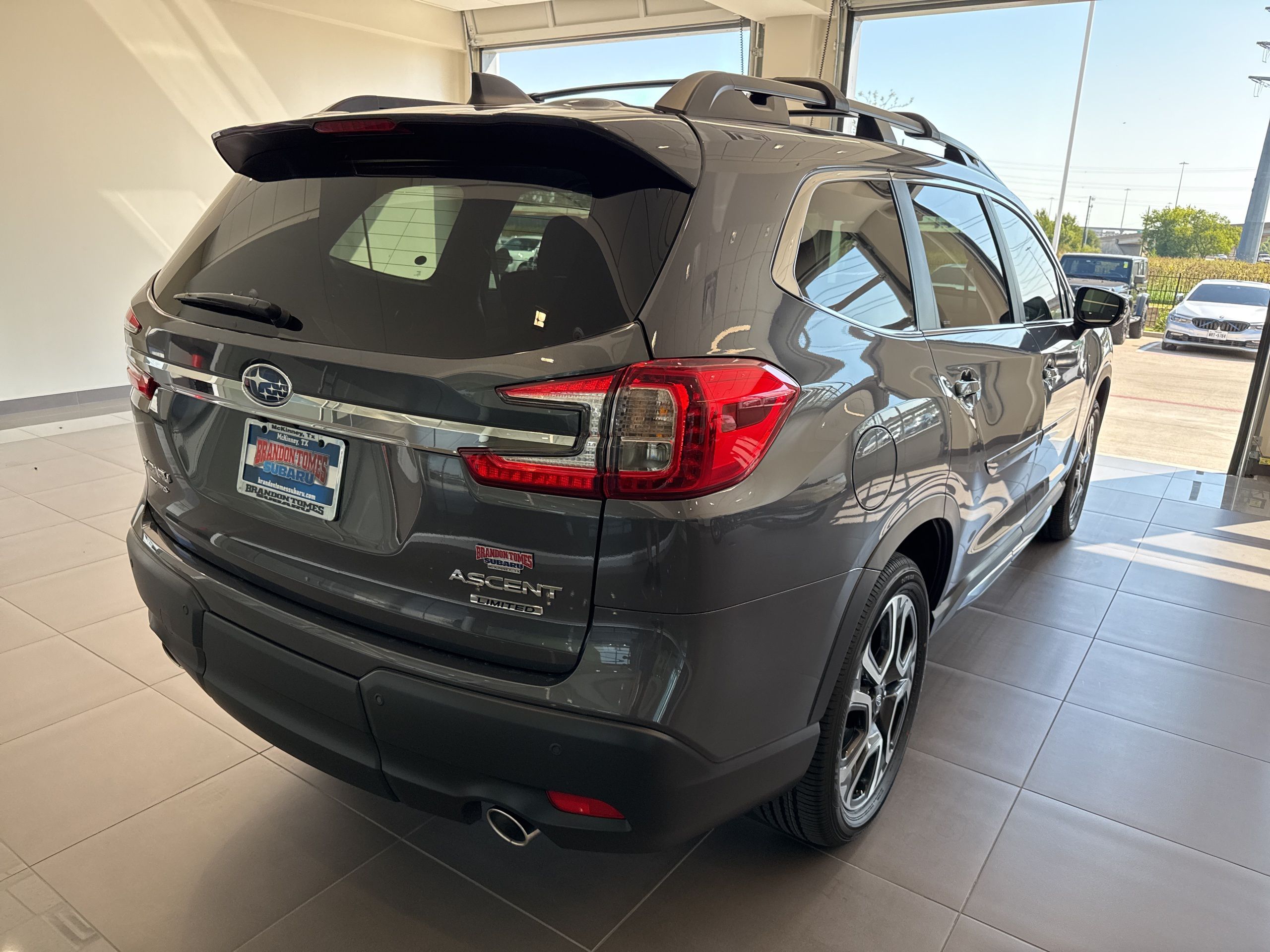 2025 Subaru Ascent Limited photo 2