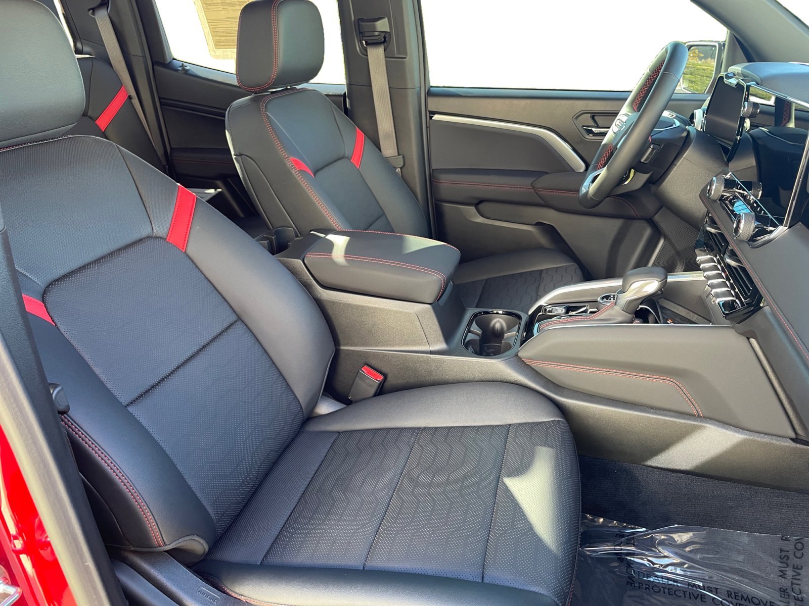 Used 2025 Chevrolet Colorado Z71 with VIN 1GCPTDEKXS1208200 for sale in Kansas City