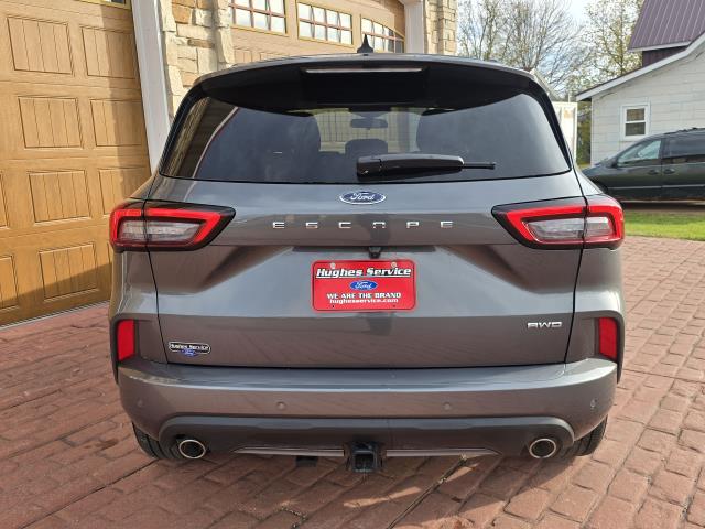 2023 Ford Escape ST-Line photo 2