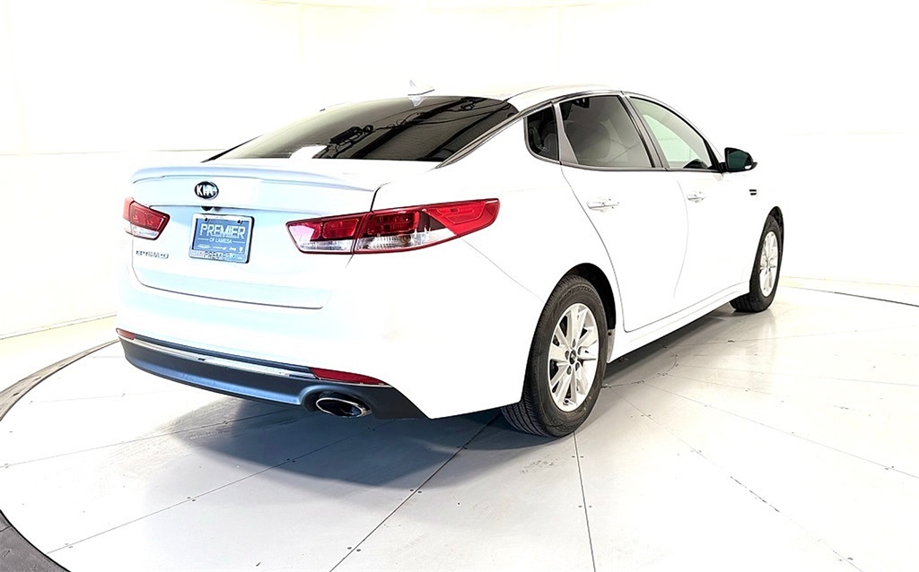 2016 Kia Optima LX photo 4