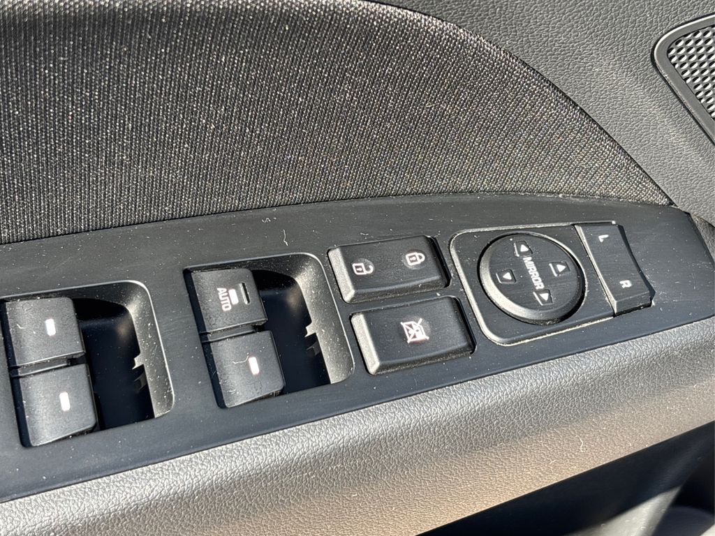 2020 Hyundai Elantra Value Edition photo 28