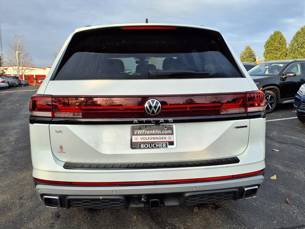 2026 Volkswagen Atlas Peak Edition SE photo 3