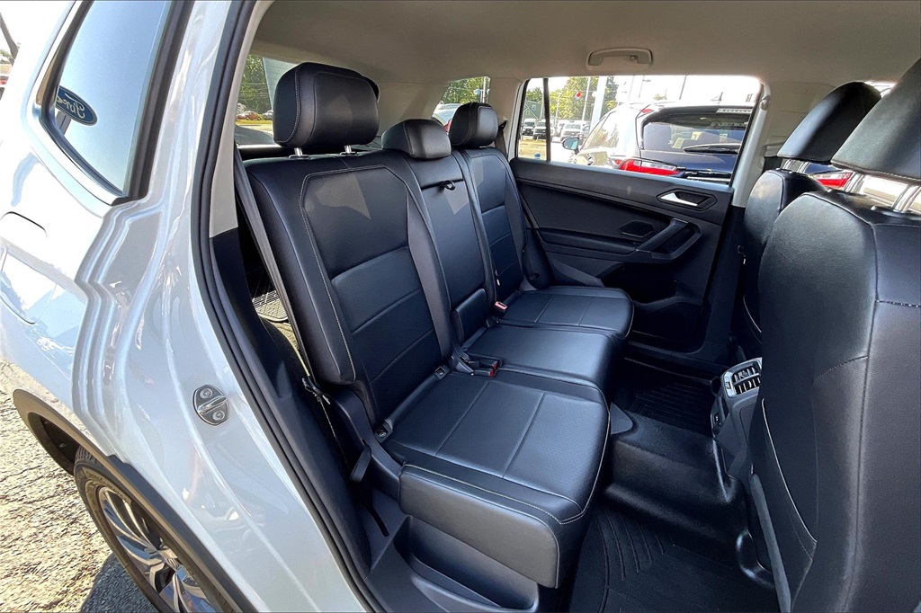 2020 Volkswagen Tiguan SE photo 24