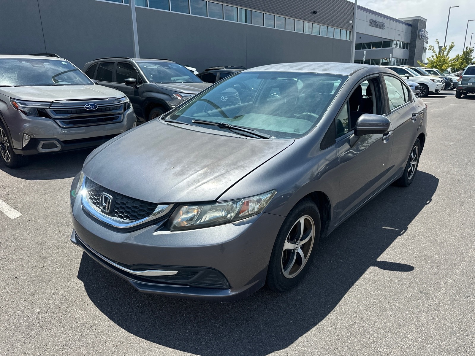 Used 2015 Modern Steel Metallic Honda SE image 1